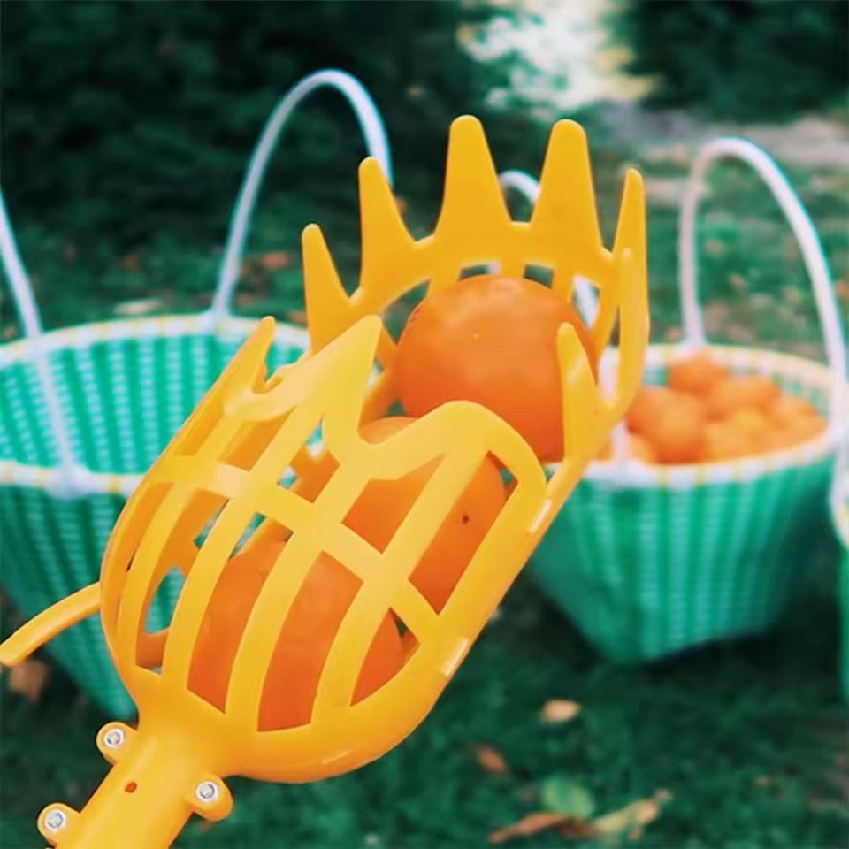 Plastový sběrač ovoce s kovovou teleskopickou tyčí 2m