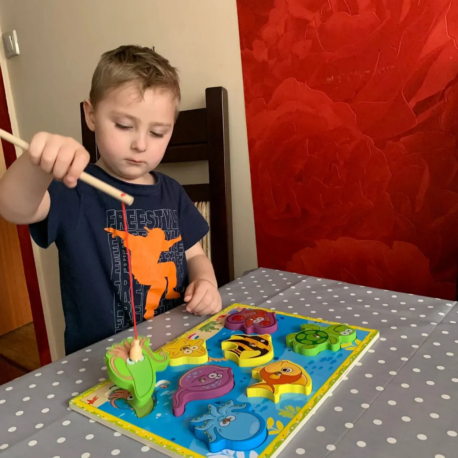 Drewniane magnetyczne puzzle łowienie ryb dla dzieci, 8 morskich zwierzątek z magnesem, wędka, układanka
