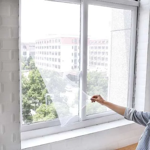 Bílá okenní síť proti hmyzu 130×160 cm, moskytiéra na okno s páskou na suchý zip 5 m, polyester, oříznutelná