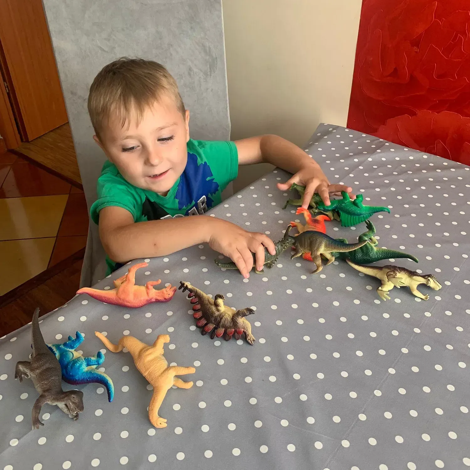 Dinozaury dla dzieci, zestaw 12 plastikowych figurek z PVC do zabawy w prehistorię i dziecięcej kolekcji